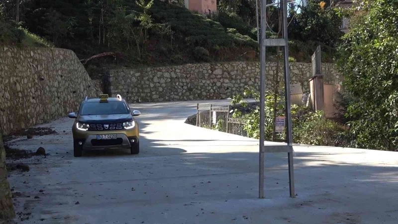 Ortada direk var yandan geç
