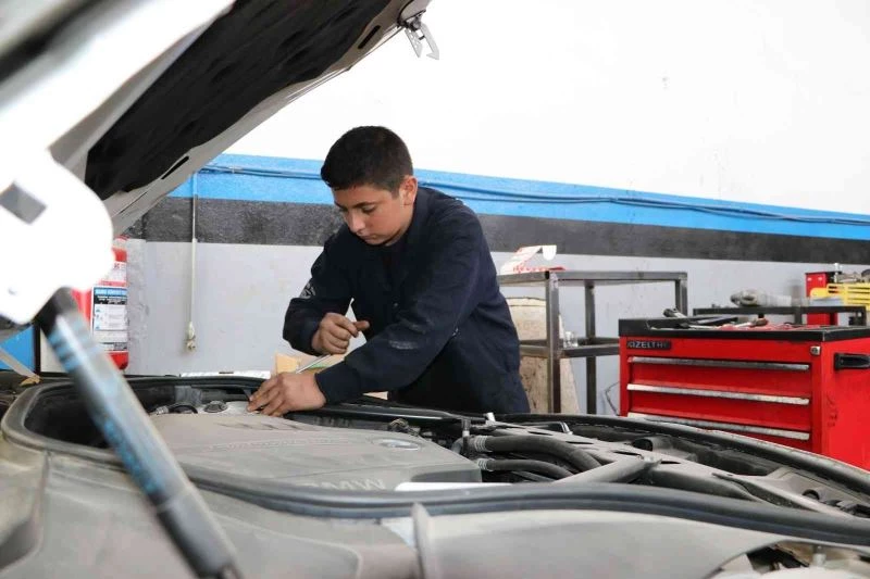 Gaziantep’te gençlerin meslek kaygısına son
