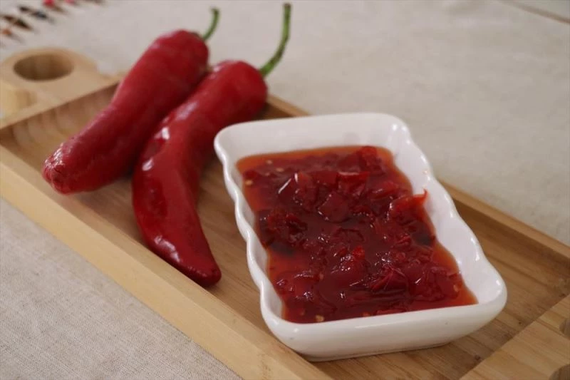 Kadınların maharetli elleri tescilli acı biberi reçele dönüştürüyor