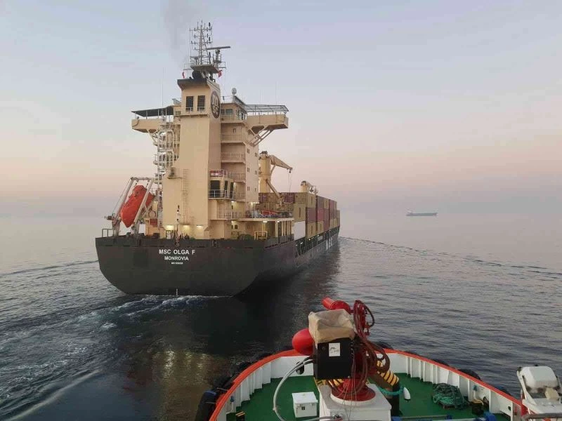 Konteyner gemisi Haydarpaşa açıklarında arızalandı
