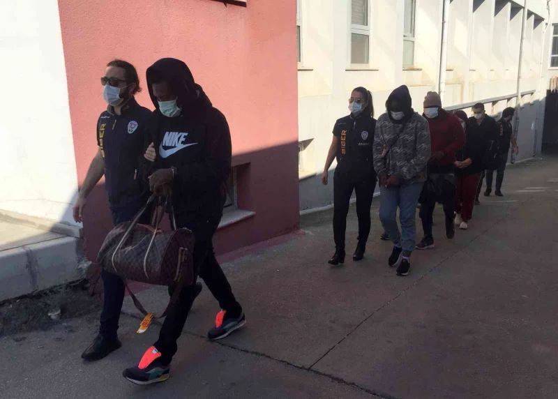 Adana siber polisi uluslararası dolandırıcılık şebekesini bitirdi
