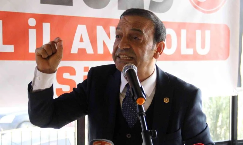 Özyürek: “CHP Türkiye’nin karşısında konuşlandı”
