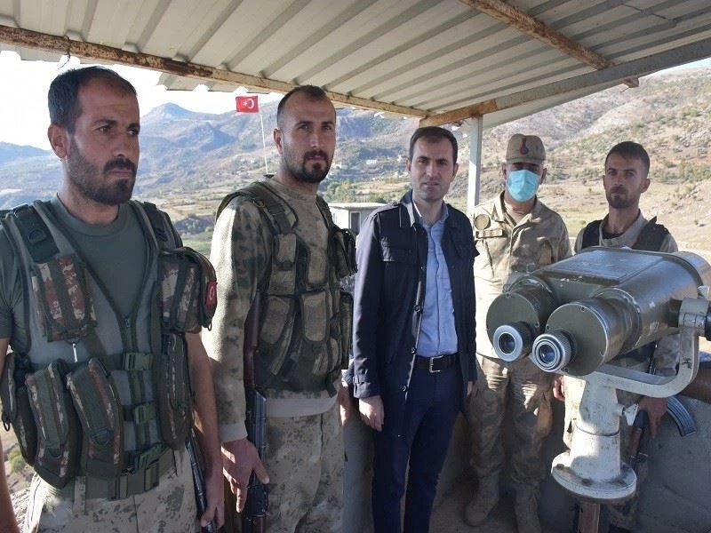 Kaymakam Mete, üs bölgesindeki güvenlik güçleriyle bir araya geldi
