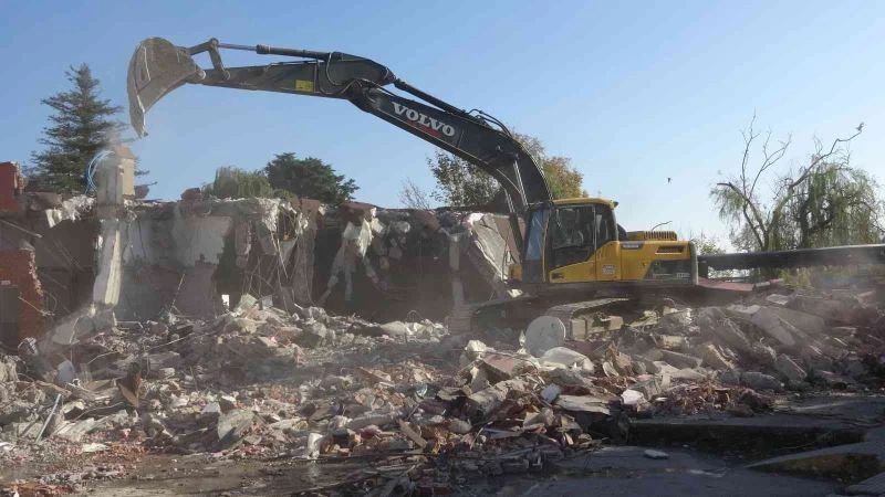 Sinop Meydan Projesi’nde ikinci etap yıkımlar başladı
