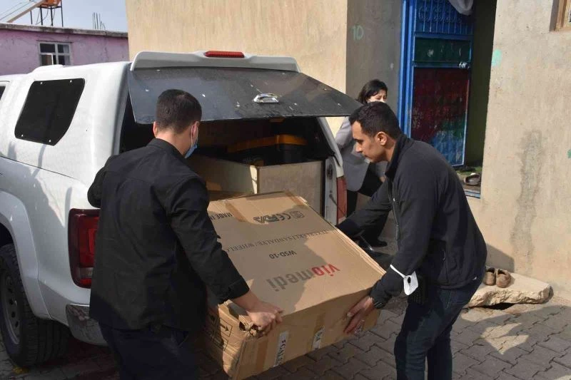 Aileler talepte bulundu, Siirt İl Emniyet Müdürü Yılmaz 5 aileye yardım etti
