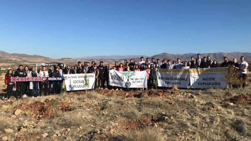 Öğrenciler fidan dikiminde buluştu
