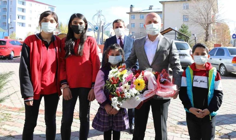 Ağrı Valisi Varol, Taşlıçay Kaymakamlığını ziyaret etti
