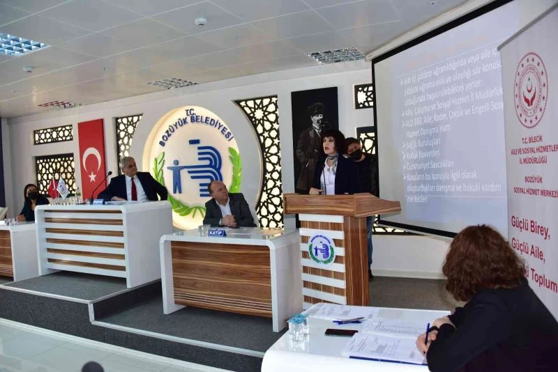 Belediye Meclis üyelerine kadına yönelik şiddet ile ilgili sunum yapıldı
