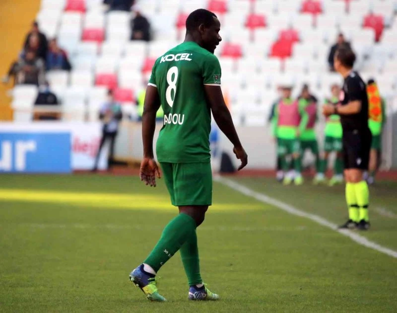 Giresunspor’da Hamidou Traore kırmızı kart gördü
