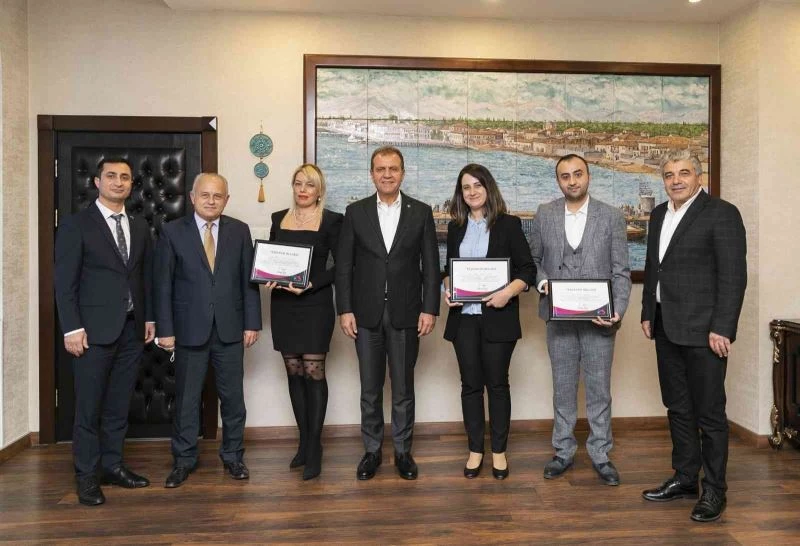 Başkan Seçer’den başarılı proje sunan personele teşekkür belgesi
