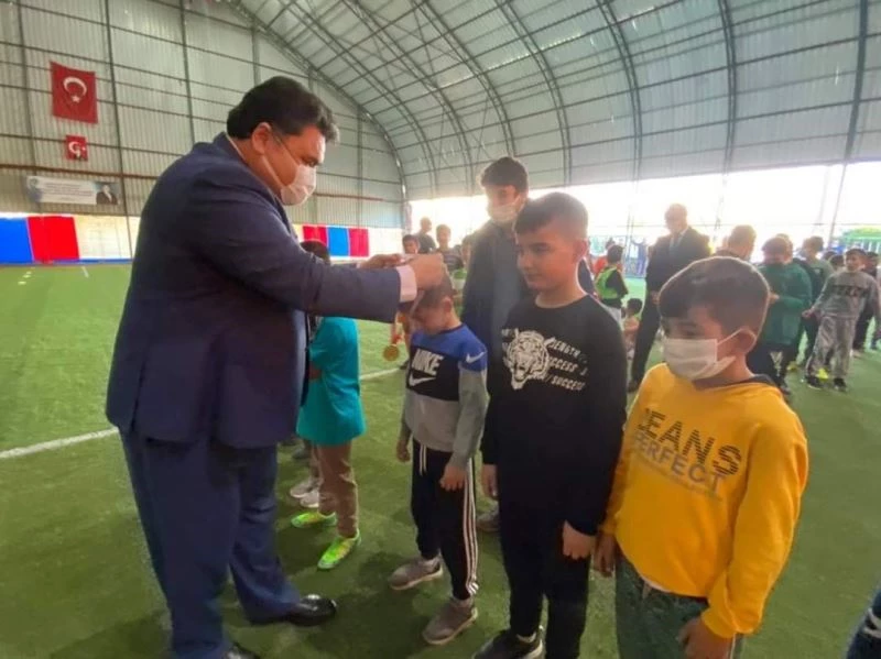 Madalyalarını aldılar
