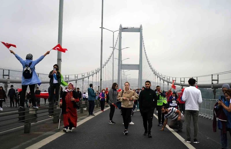 Kıtalar arasında renkli görüntüler
