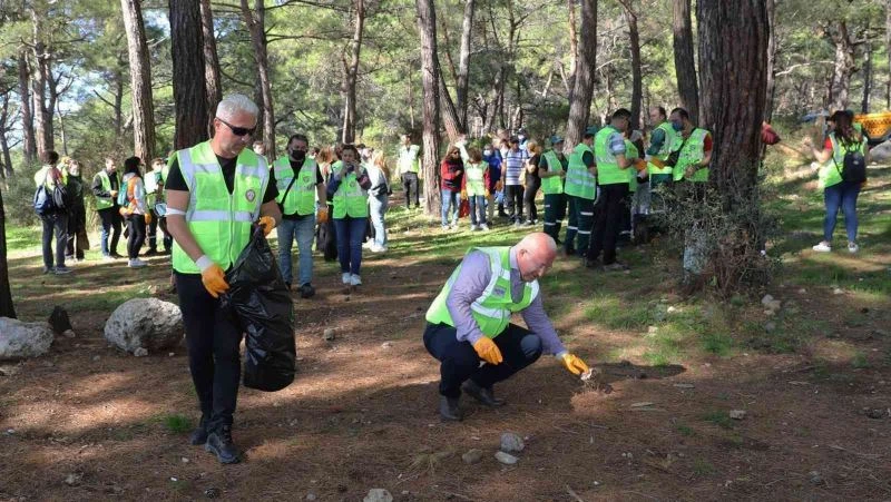 Gökova Körfezinde kıyı temizliği
