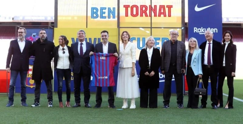 Barcelona’da Xavi dönemi resmen başladı
