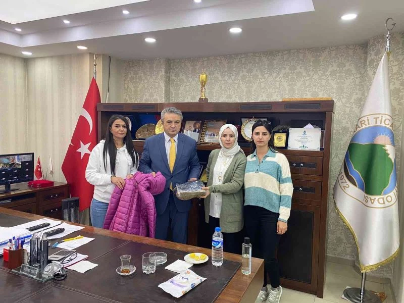 HATSO’dan giyim ve ayakkabı yardımı
