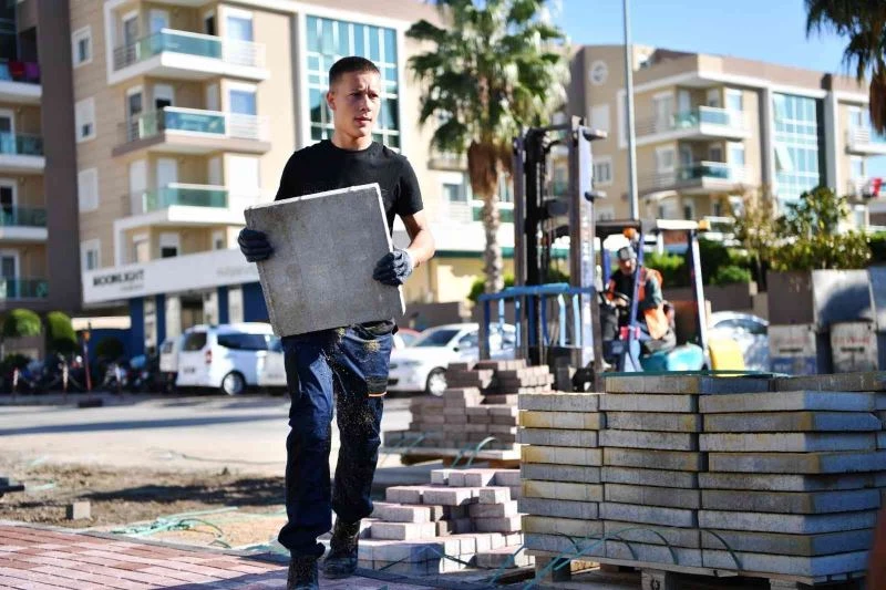 Macar öğrenciler Konyaaltı’nda staj yapıyor
