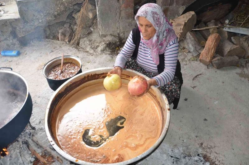 Antalya’da nar ekşisinin şifalı yolculuğu başladı
