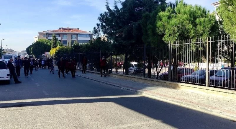 Öğretmenden gelen acı haberin ardından okul boşaltıldı
