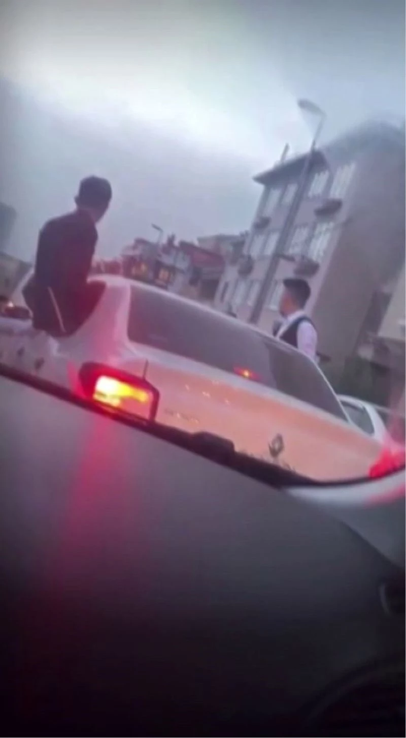 Maltepe’de düğün konvoyunda tehlikeli hareketler kamerada
