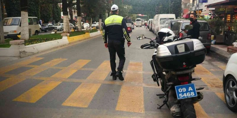 Aydın’da KGYS kameralarından 1 saatte 11 araca park cezası kesildi
