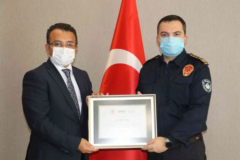 İçişleri Bakanlığı’ndan Manisa Büyükşehir Belediyesi itfaiyesine teşekkür belgesi
