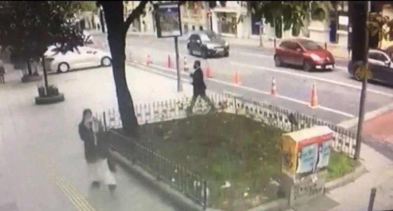 İstinye’de lüks mağazadan 972 bin 625 lira değerindeki saati böyle çaldı
