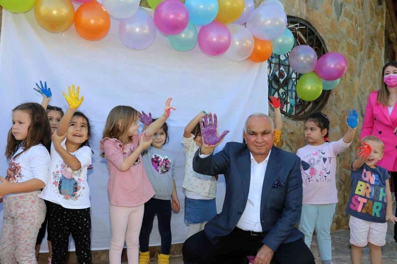 Minik elleriyle lösemiye dikkat çektiler
