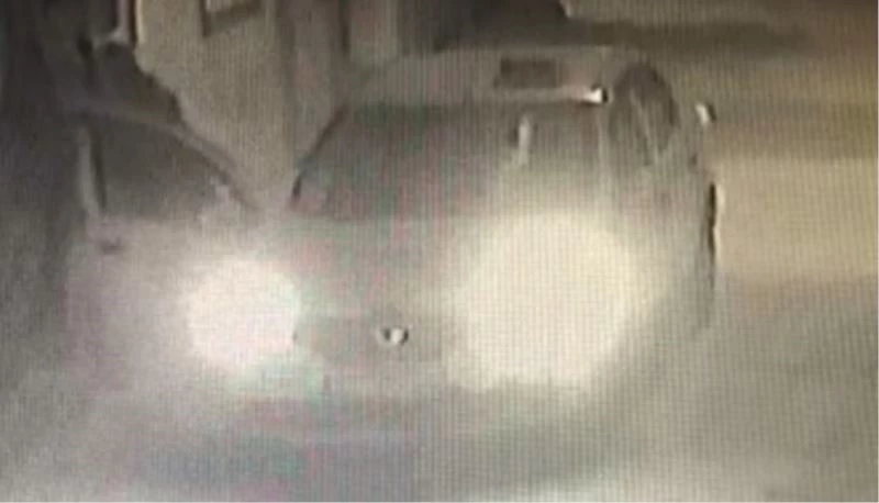 Taksi çağırıp, sürücüsünün cüzdanını çalan hırsızlar kamerada
