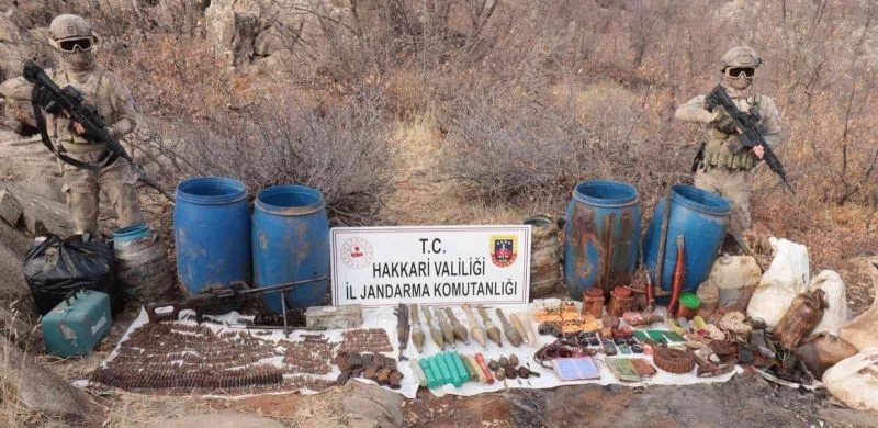 Hakkari’de 2 ayrı mağarada cephanelik ele geçirildi
