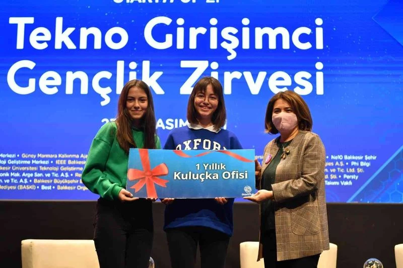 Denizli’ye ’StillFly’ adlı projeleriyle birincilik getirdiler
