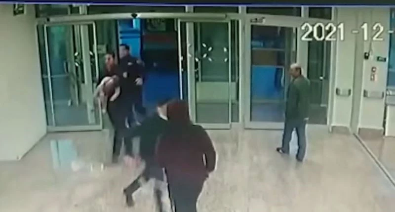 Nefessiz kalan bebeğin yardımına itfaiye koştu
