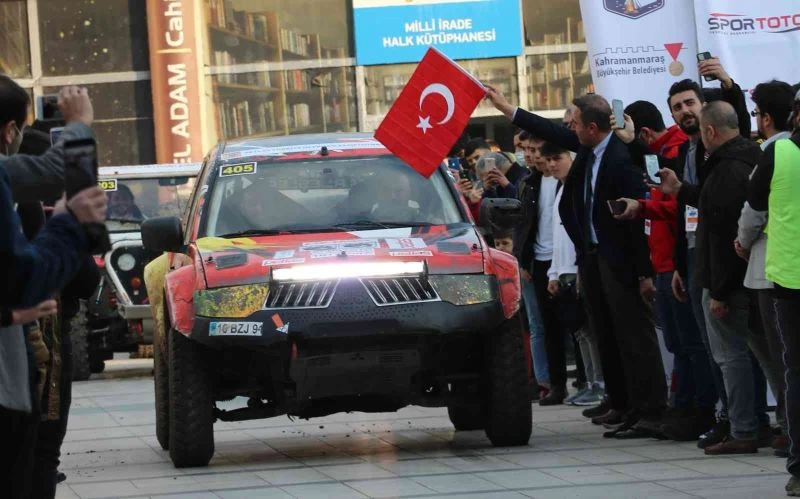 Türkiye Off-Road Şampiyonası öncesi yarışmacılar gösteri yaptı
