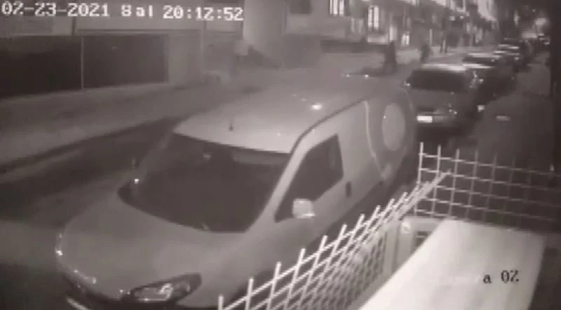 İstanbul’da dehşet anları kamerada: 7 çocuk babasını iş için çağırıp sokak ortasında vurdular
