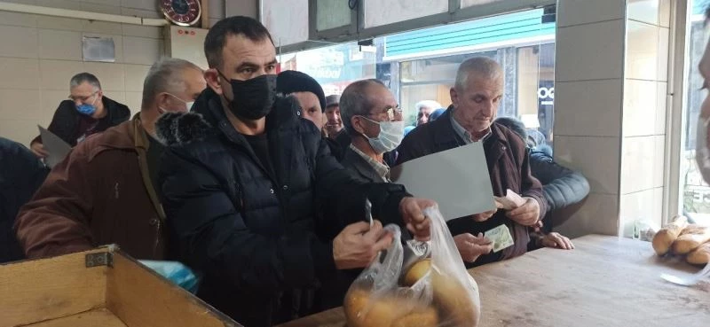 (Özel) Türkiye’ye örnek olacak fırıncı...Bu fırına giren dua edip çıkıyor

