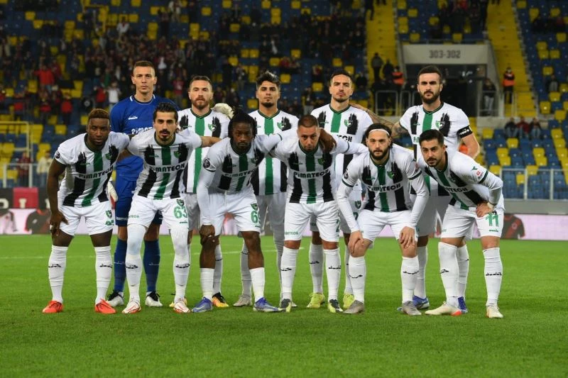 Denizlispor son dakikalarda yediği golle yıkıldı