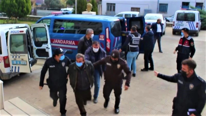 Oğlunu tokatlayan dünürü ve onun kardeşini öldüren baba adliyeye sevk edildi
