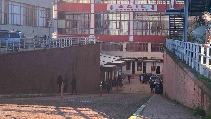 Hastane acilinde oksijen tüpü patladı: 1’i hemşire, 2 yaralı
