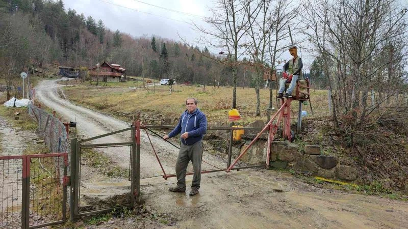 Doğada nadir görülen reishi mantarını bulmanın sevincini yaşadı
