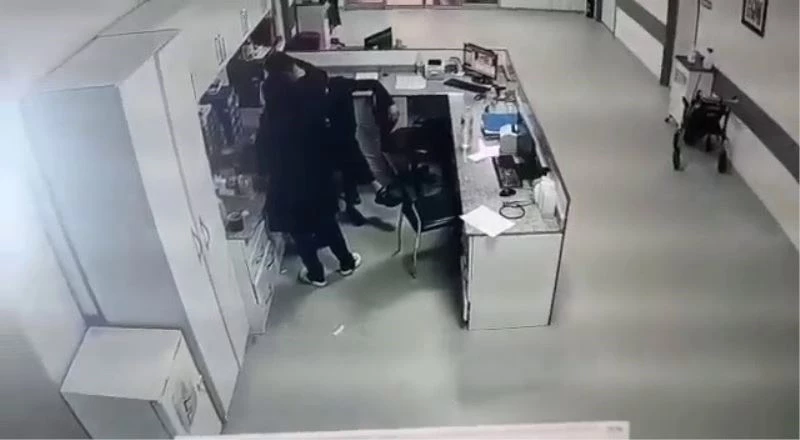 Zonguldak’ta acil servisteki patlama anı kamerada
