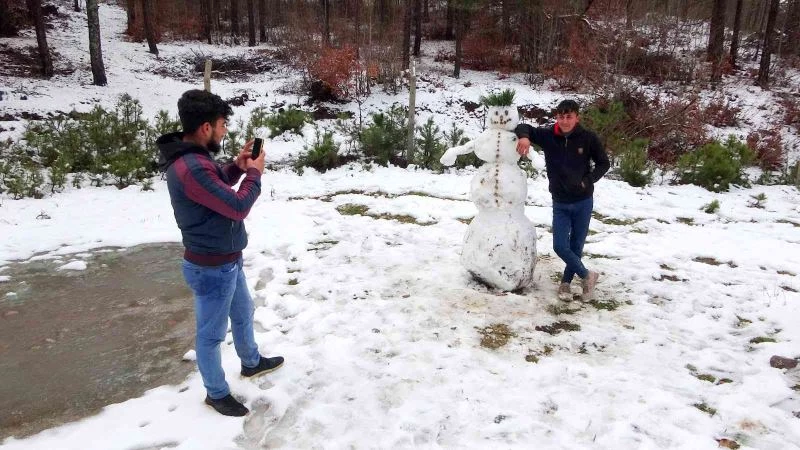 Osmaniye’de yüksek kesimler beyaza büründü