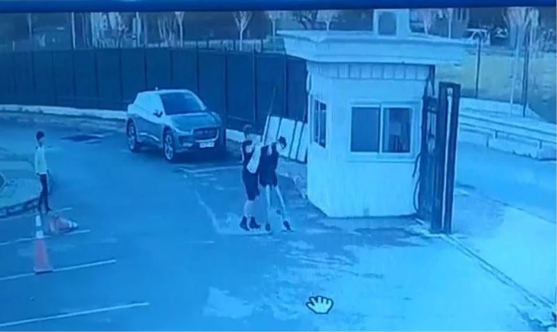 Kadıköy’de liseli öğrenciye darp: Yol kesip yumrukla saldırdı
