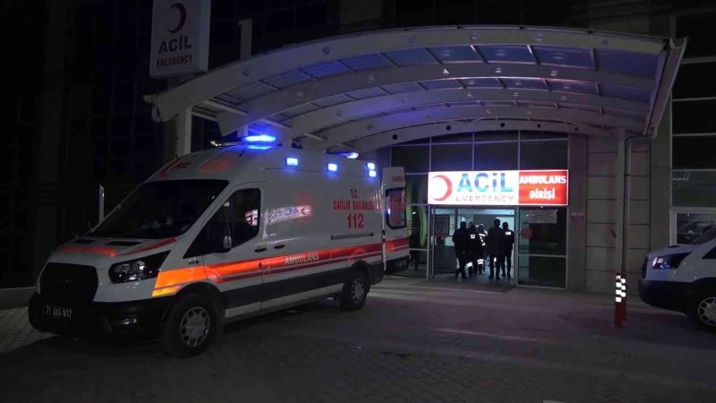 Tabancasını temizlerken kendisini ve dini nikahlı eşini vurdu
