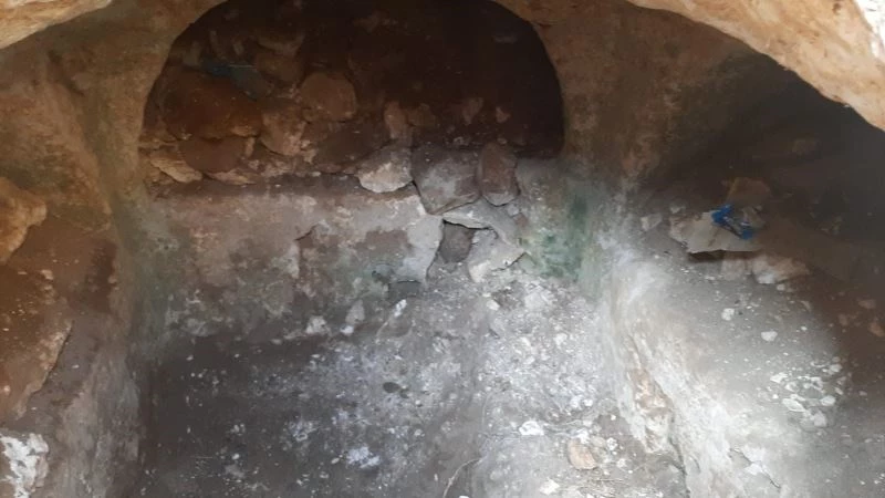 Arkosolium kaya mezarı kazan definecilere suçüstü
