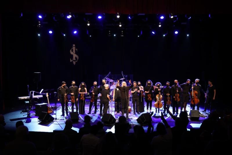 Bulutsuzluk Özlemi’nden ’’Sözlerimi Geri Alamam’’ konseri
