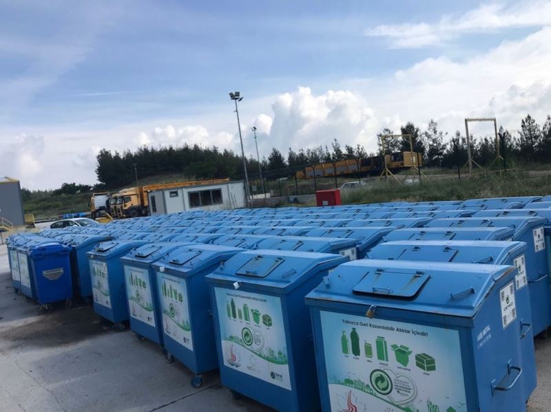 İlçe belediyelerine 100 adet ambalaj konteyneri ve  500 adet iç mekan kutusu dağıtıldı