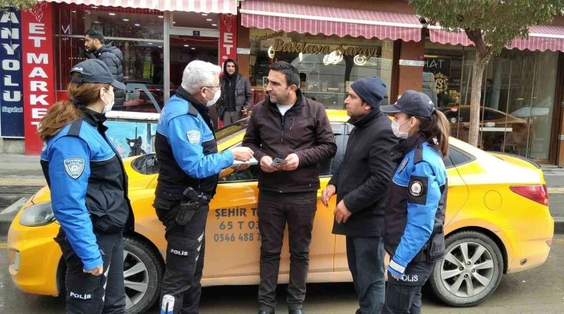 Van polisi taksicileri bilgilendirdi
