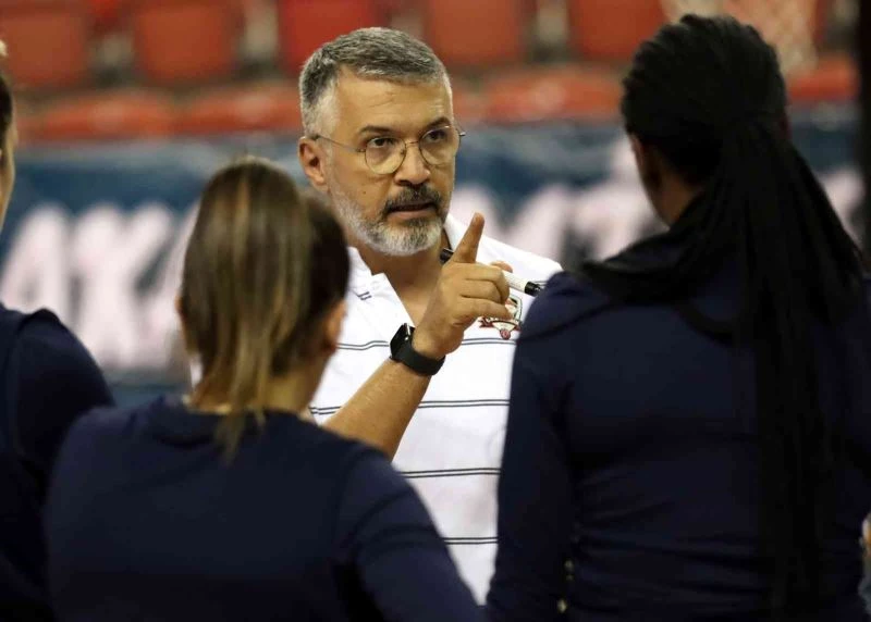 ÇBK Mersin Yenişehir Belediyesi Başantrenörü Orak istifa eti
