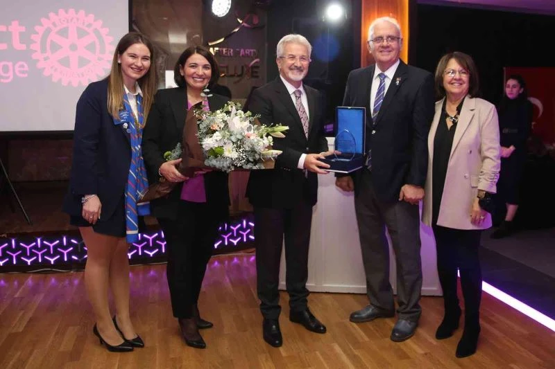 Başkan Erdem’e ’Vizyoner Başkan’ ödülü
