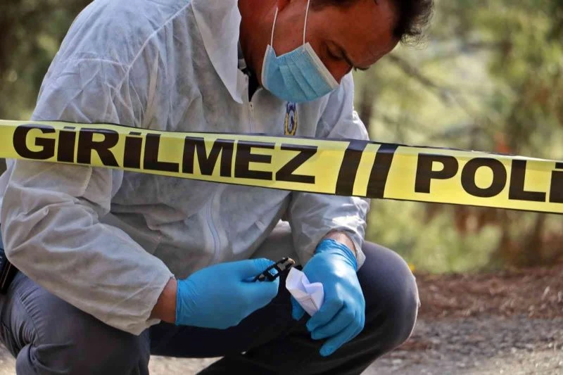 Antalya’da ormanlık alanda bulunan ceset için sigara izmaritleri dahi inceleniyor
