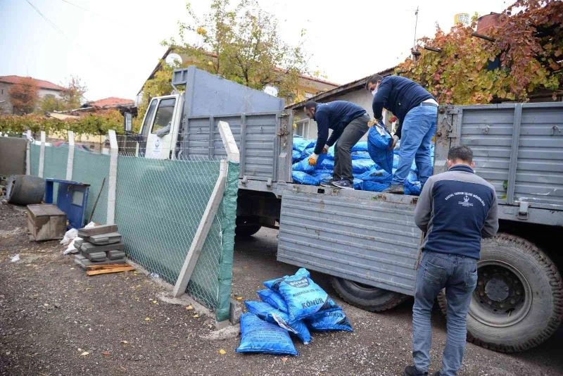 Kahramankazan’da sıcacık tutacak yardımlara devam
